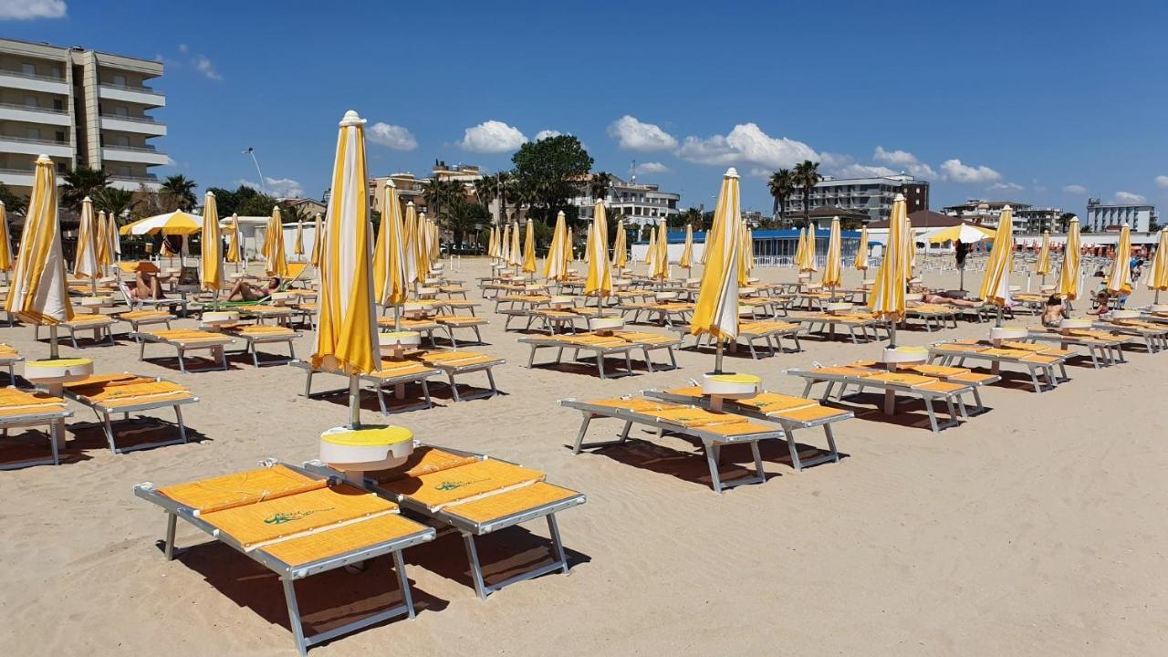 Residence Anchisemare Alba Adriatica Εξωτερικό φωτογραφία