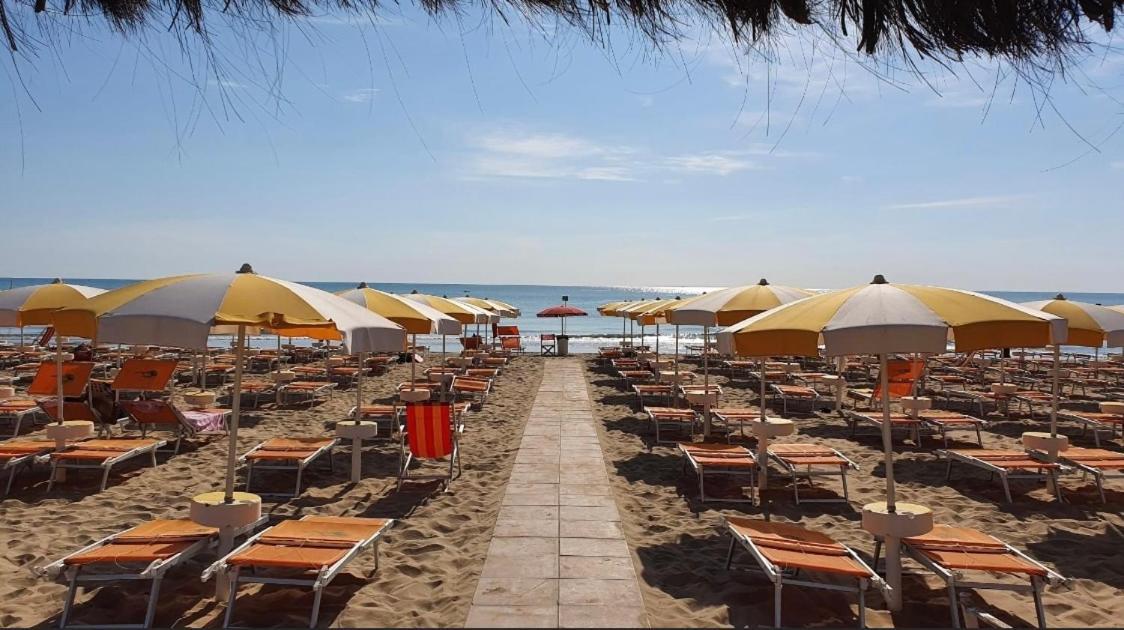 Residence Anchisemare Alba Adriatica Εξωτερικό φωτογραφία