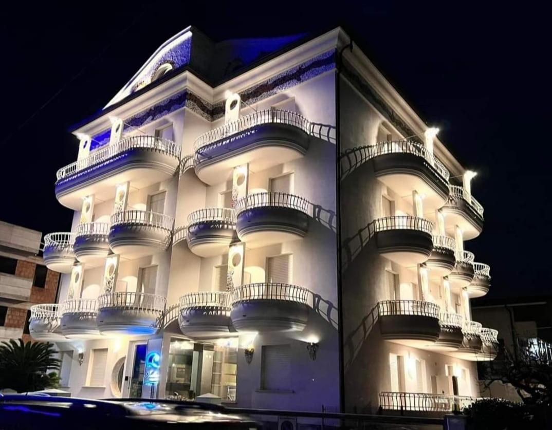 Residence Anchisemare Alba Adriatica Εξωτερικό φωτογραφία