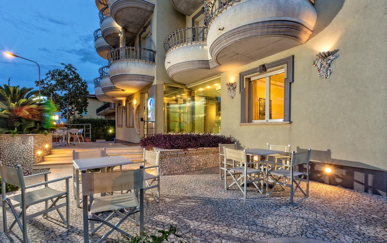 Residence Anchisemare Alba Adriatica Εξωτερικό φωτογραφία
