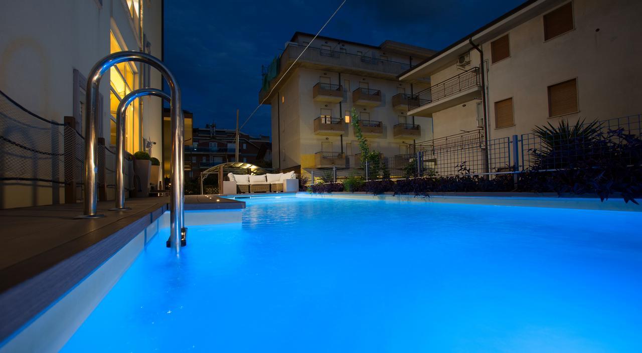 Residence Anchisemare Alba Adriatica Εξωτερικό φωτογραφία